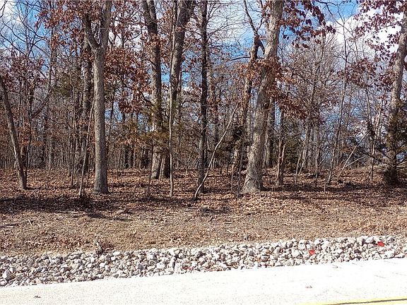 5th image of 152 Albany Dr