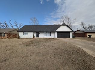 110 E 9th St S, Claremore, OK 74017