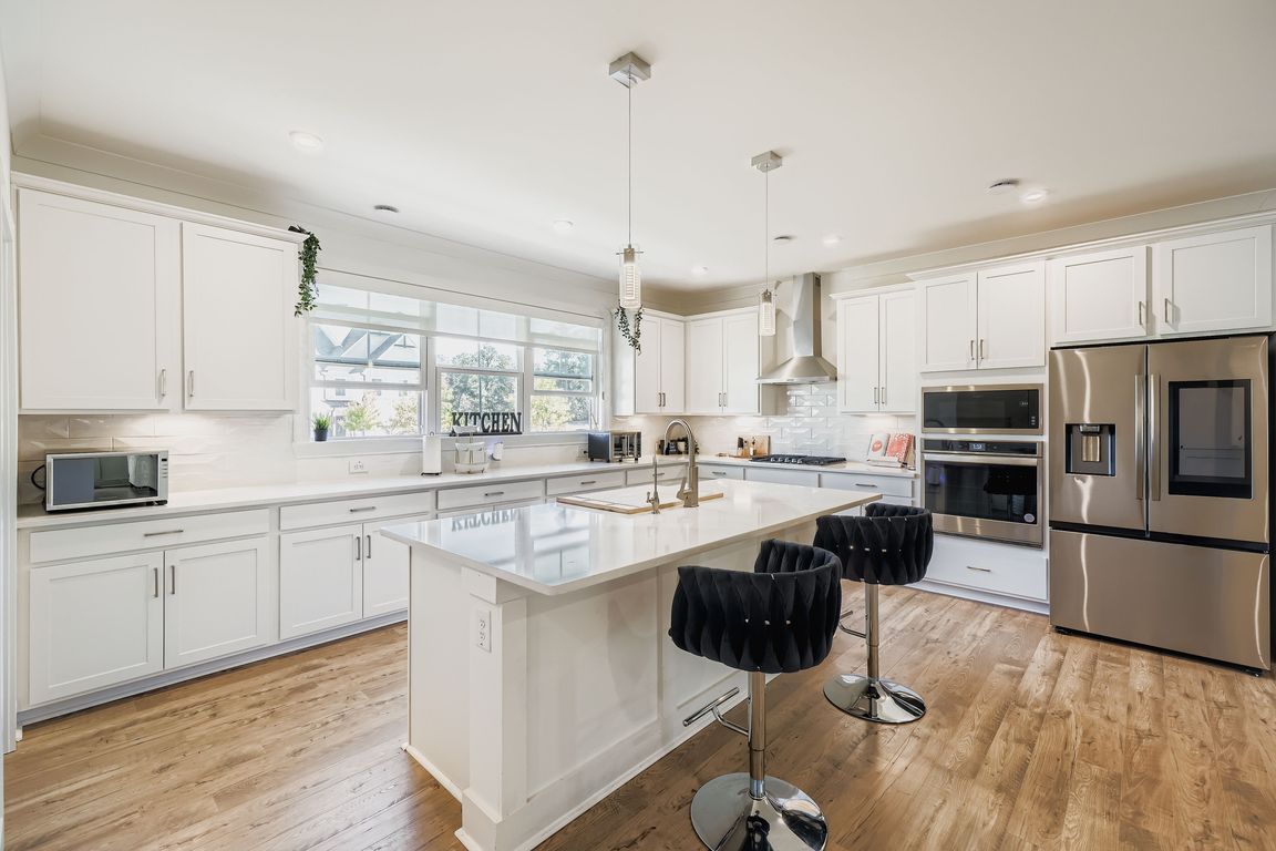 next background image