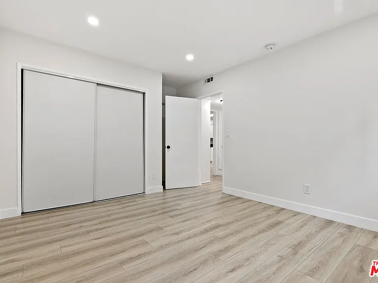 330 E Dryden St #14 — Photo 15