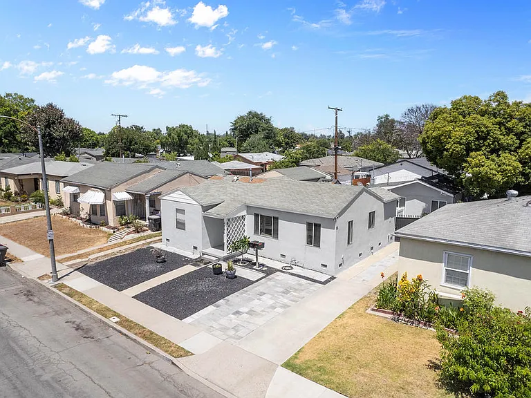 2066 Baltic Ave — Photo 24