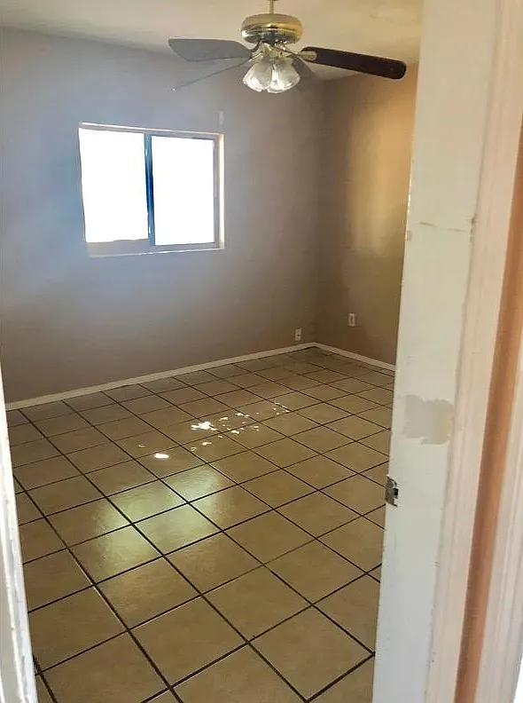 4 bed, 2200 sqft, $1,600 — Photo 3