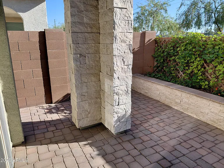 715 N Sparrow Dr — Photo 33