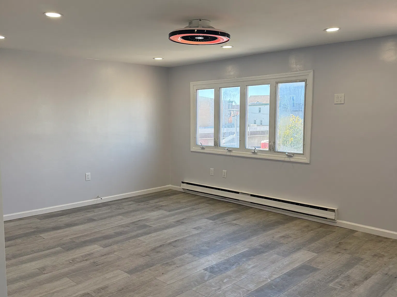 3 bed, 1.5 bath, 1480 sqft, $2,500 — Photo 1