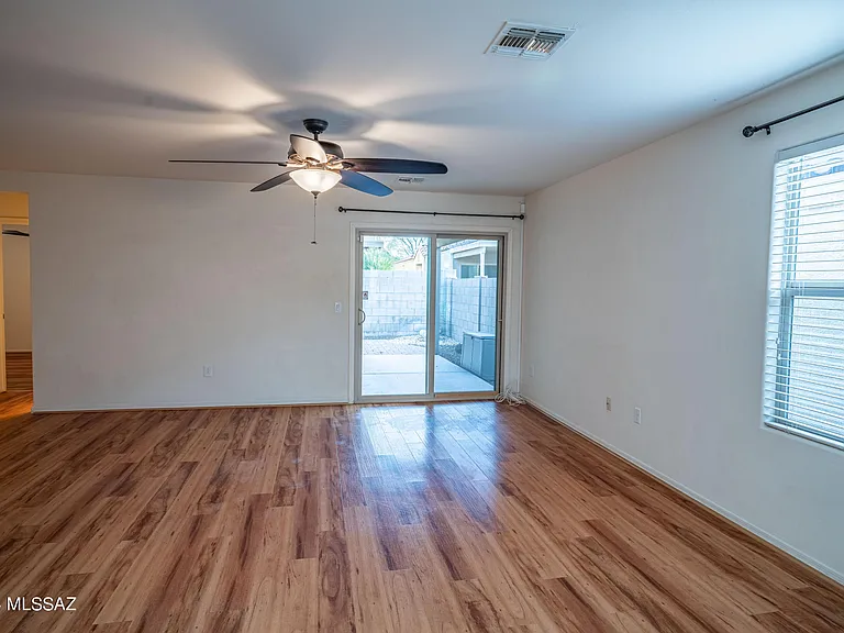2011 W Mountain Pointe Dr — Photo 8