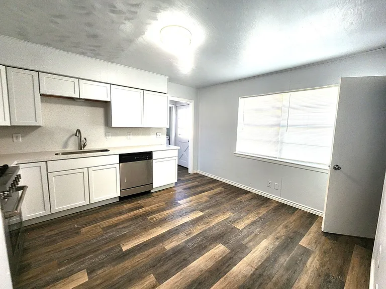 3604 Valley View Rd — Photo 7