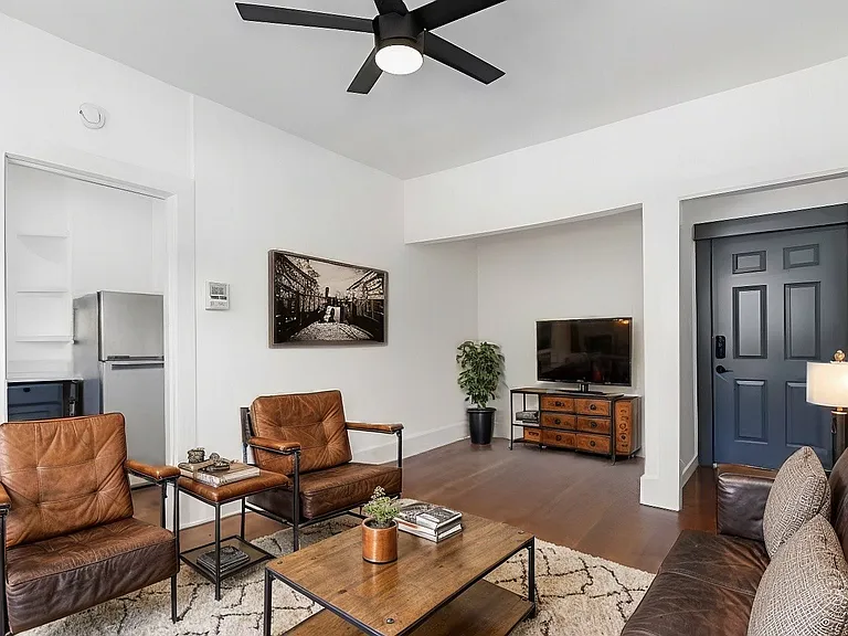 Midtown West Apartments — Photo 18