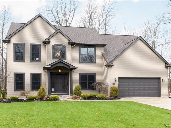 5484 Marguerites Way, Clarence, NY 14031