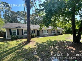 906 Fitzgerald Dr, Wilmington, NC 28405