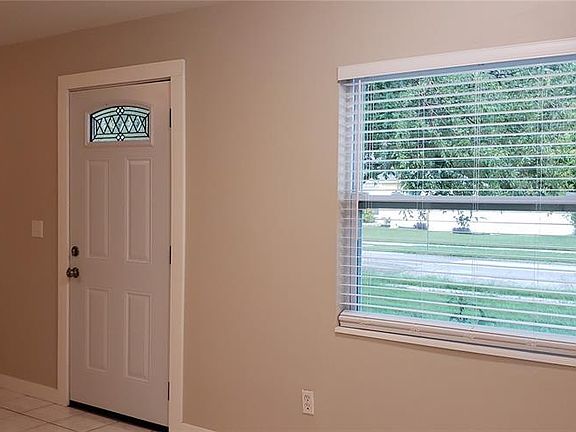 4th image of 6806 Kingston Dr