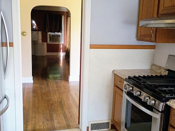 5th image of 219 S 7th Ave
