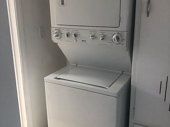 5th image of 2608 Manhattan Ave APT B