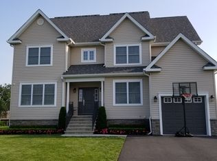 10 Walker Dr, Lakewood, NJ 08701
