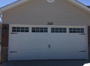 320 Stone Village Dr, Wentzville, MO 63385