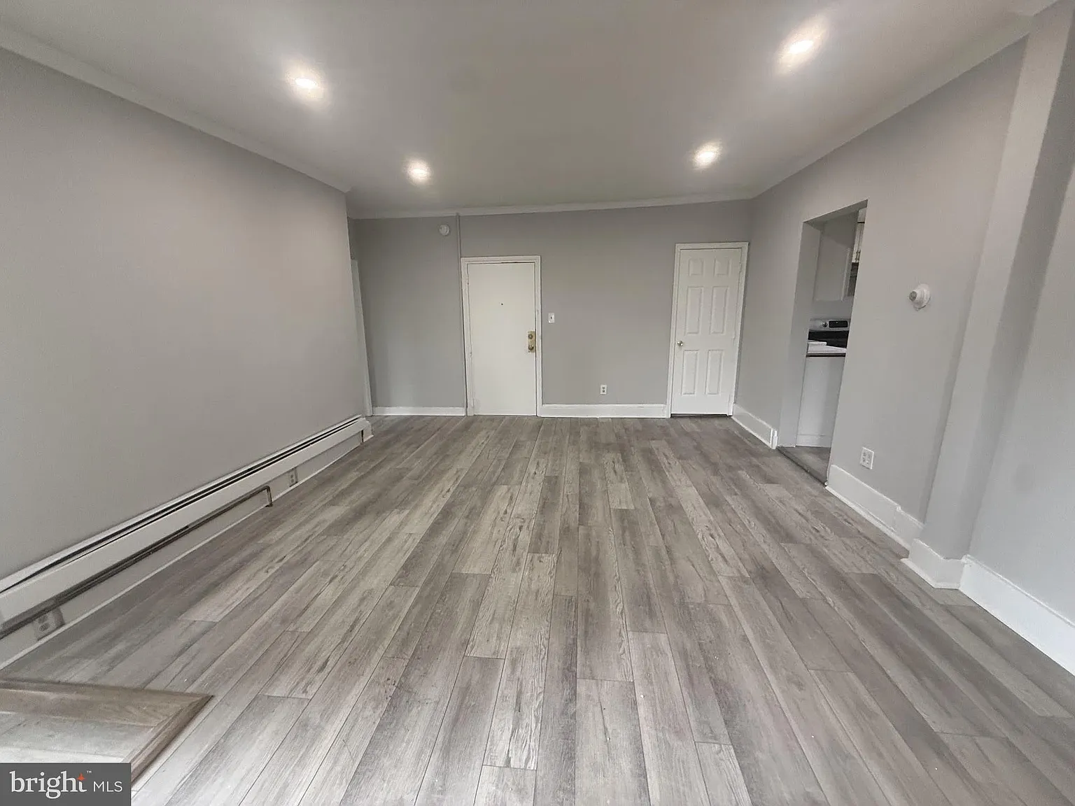 2 bed, 750 sqft, $1,850 — Photo 2