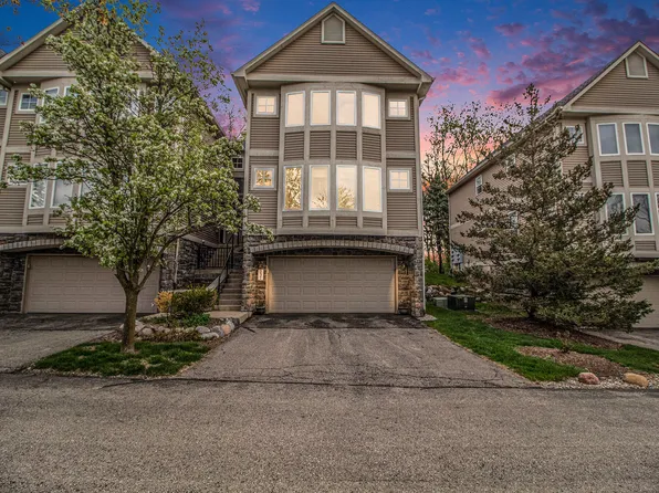 237 Old Creek Dr, Saline, MI 48176