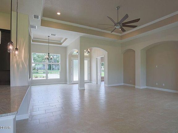 5th image of 4 Lakebluff Dr