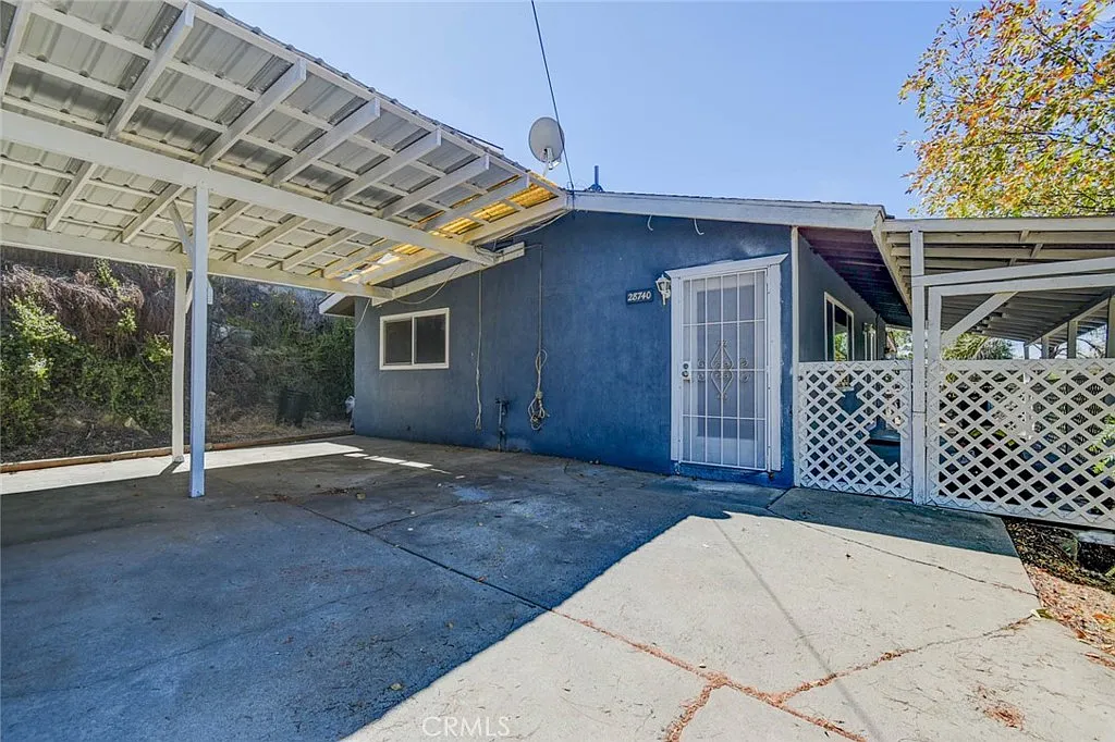 2 bed, 884 sqft, $2,200 — Photo 1