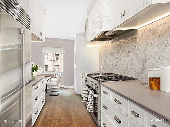 4th image of 135 E 71st St APT 10A