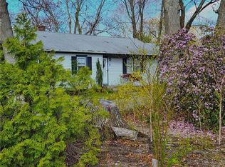 5 Oak Hill Dr, Exeter, RI 02822