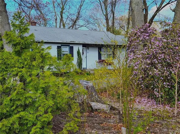 5 Oak Hill Dr, Exeter, RI 02822