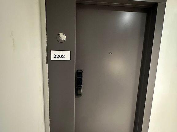 2nd image of 2075 Lakeshore Rd #2202