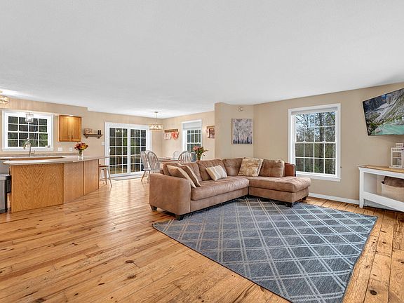 5th image of 133 Ossipee Hill Road