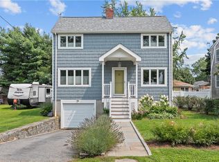 59 Berkley Ave, Portsmouth, RI 02871