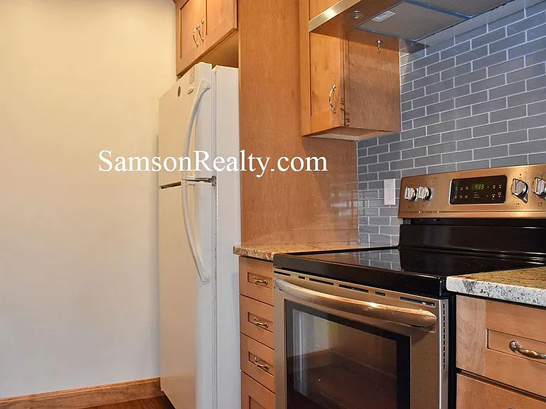 230 S Main St #18 — Photo 2