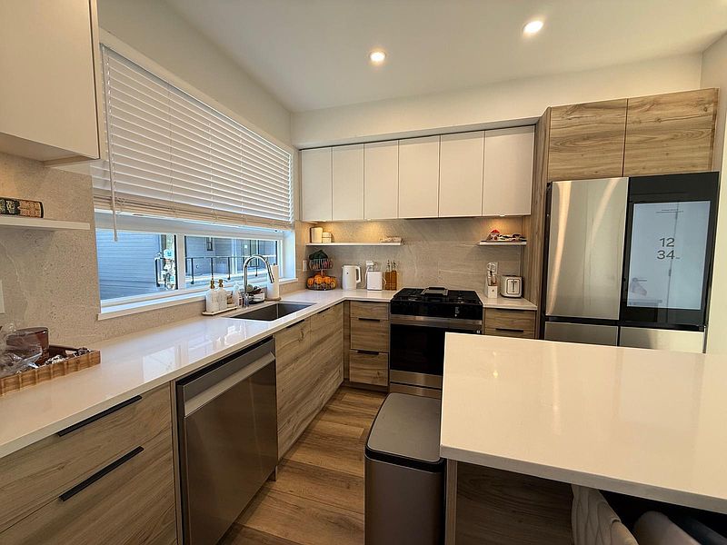 Abbotsford Townhouse for rent - 4 Bedrooms — photo 18