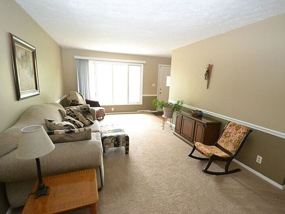 5th image of 405 S Tara Ln