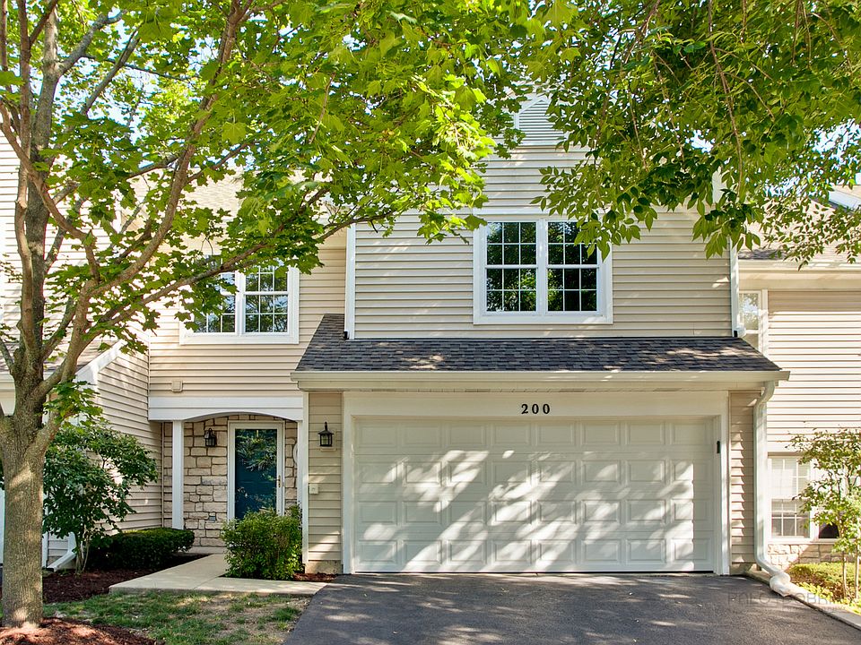 1st image of 200 Parkview Dr