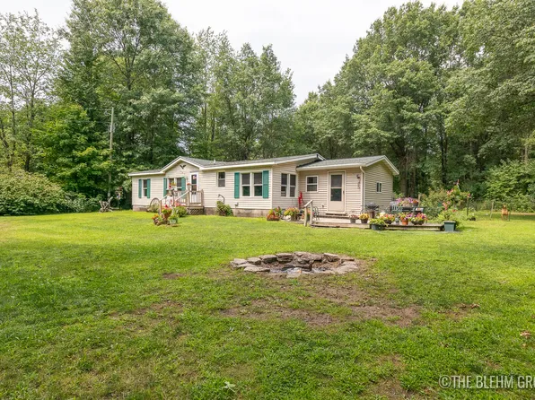 11649 Taylor St, West Olive, MI 49460