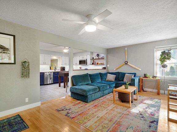 5th image of 2808 Canterbury Ln