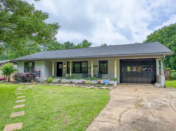 1412 E Park Ave, Palestine, TX 75801