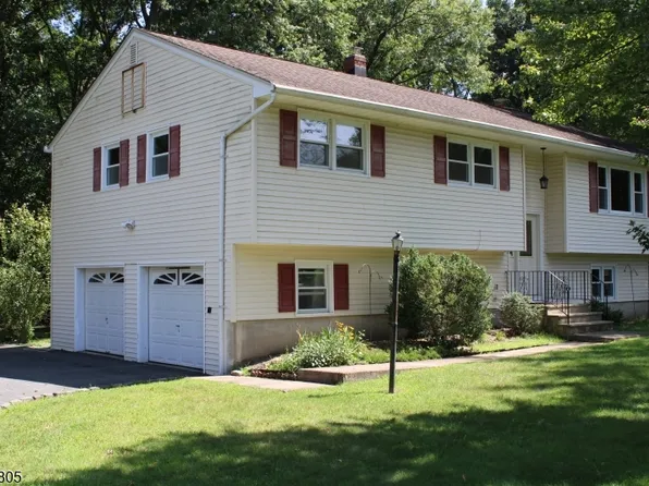 36 Cortright Rd, Whippany, NJ 07981