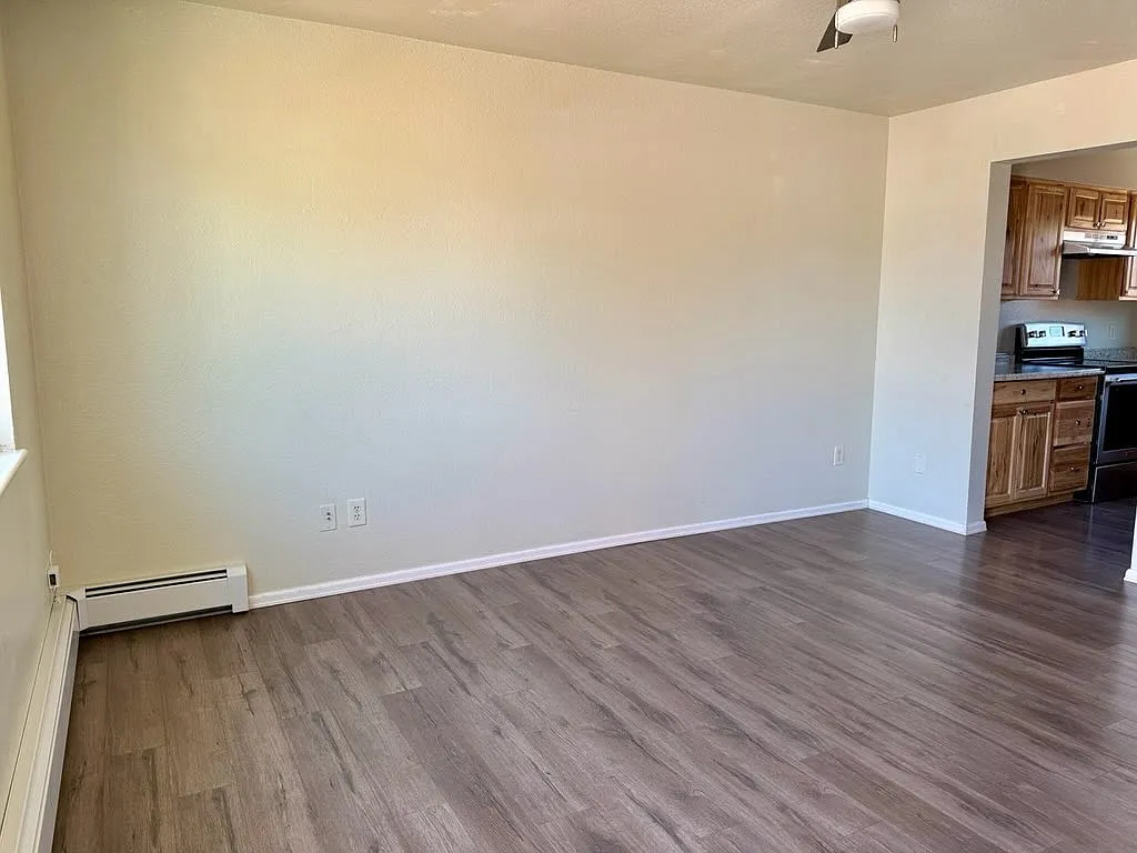 3296 1/2 Lombardy Lane - 4 — Photo 3
