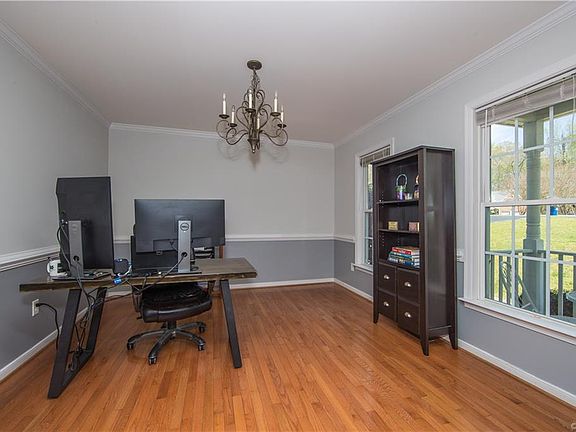 3rd image of 4420 Sharonridge Dr