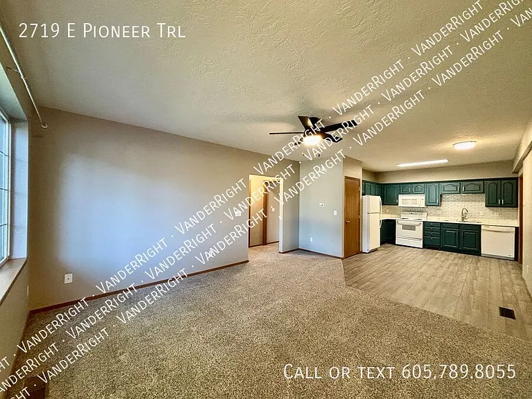 2719 E Pioneer Trl — Photo 1