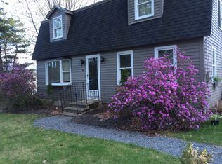 82 Elm St, Epping, NH 03042