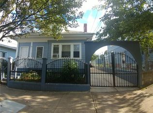 32 Pomona Ave, Providence, RI 02909
