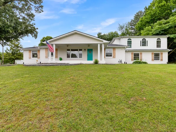 111 W Lake Cir, Dickson, TN 37055