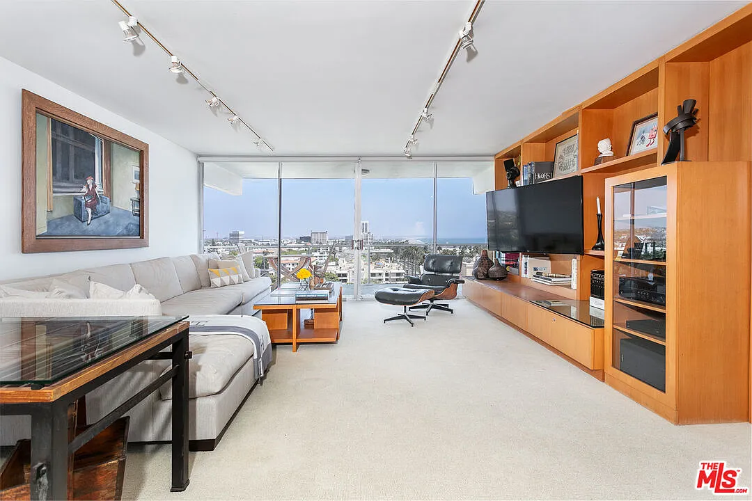 2 bed, 2.0 bath, $20,000 — Photo 3