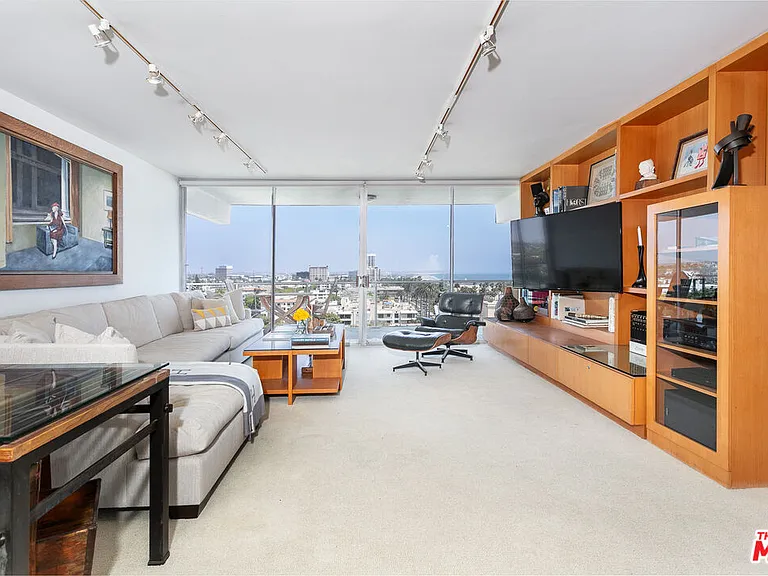 535 Ocean Ave #11D — Photo 3