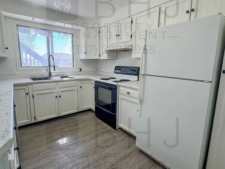 959 Bellevue Ave — Photo 5
