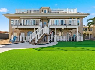 220 126th Ave APT 1, Treasure Island, FL 33706