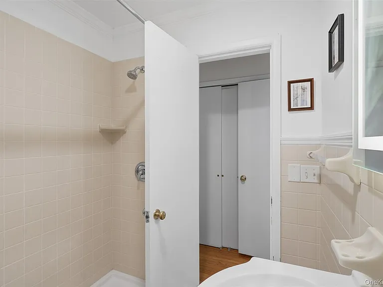 7 Lookout Ave — Photo 21