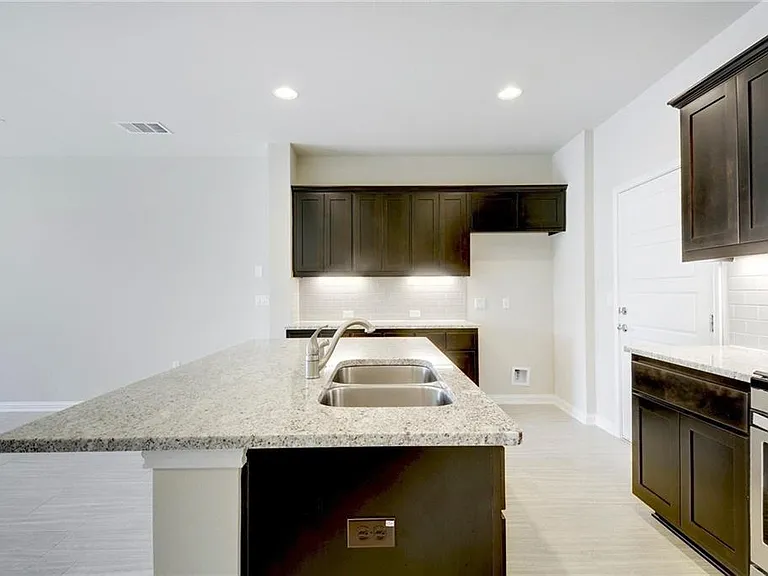 13800 Lyndhurst St #304 — Photo 13