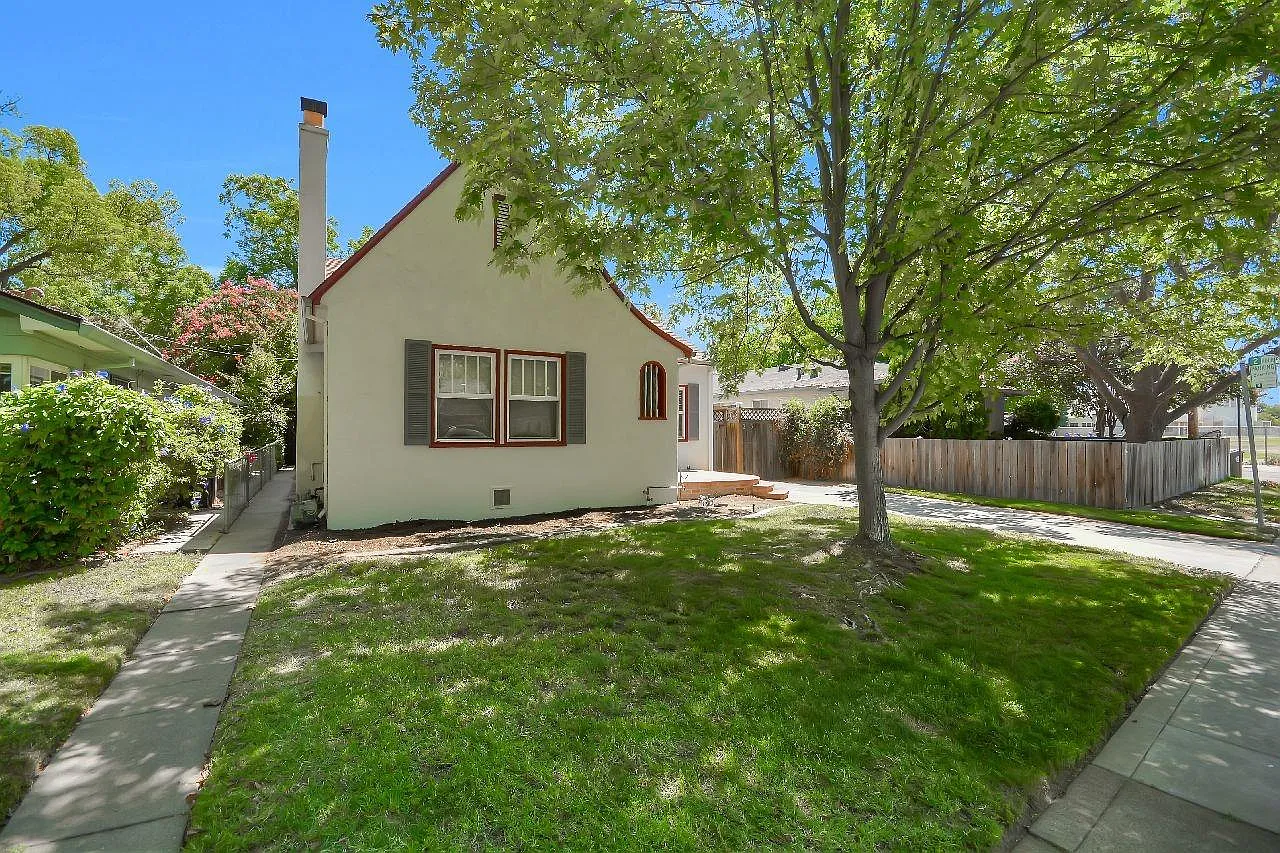 2175 35th St photo 1