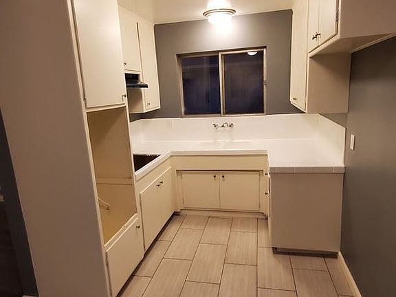 5th image of 13632 Penn St APT H